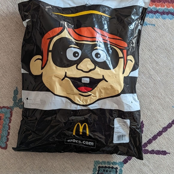 Crocs x McDonald's Hamburglar Men's size 12 NIP - Picture 6 of 7